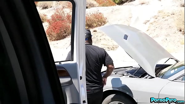 Violet Myers Car Breaks Down Crazy Latina