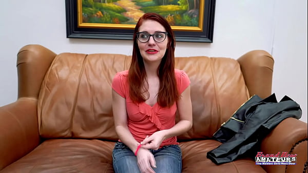 Nerdy Redhead MILF Dezi Rae Masturbates And Sucks A Juicy Cock To Milk!
