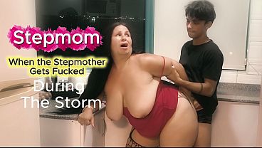 When the Stepmother Gets Fucked During the Storm &ndash; Chapter 1