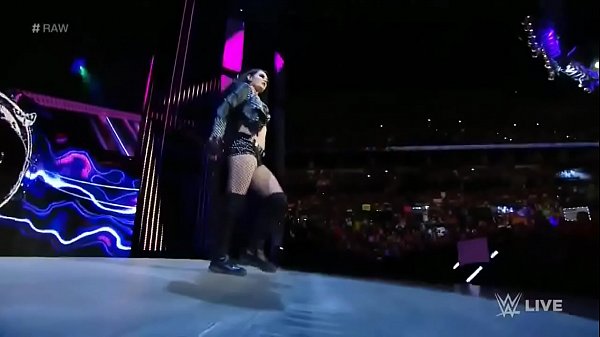 Nikki Bella vs Paige. Raw 6 1 15.