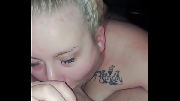 Sucking thick cock