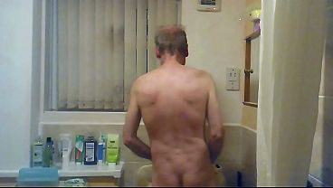Feelin horny in the bathroom