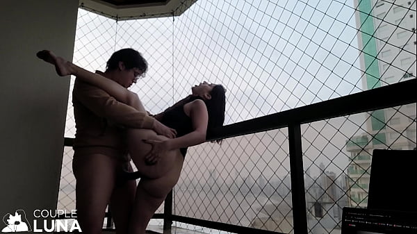 Naughty Married Woman Sucking Big Dick and Giving a Nice Pussy on the Balcony to Cum Inside! (SEX IN PUBLIC PLACES) Balne&aacute;rio Cambori&uacute;